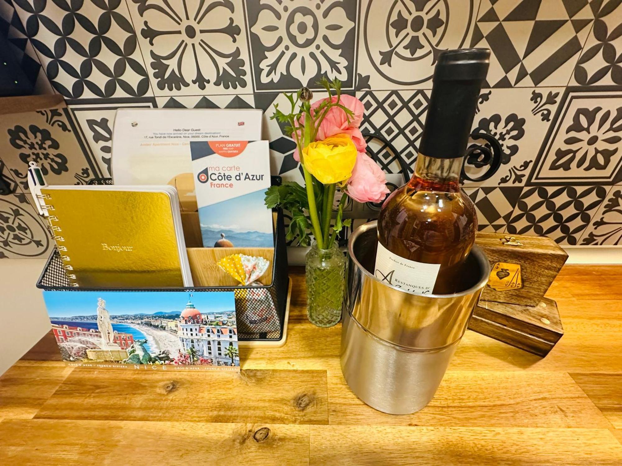 Amber - Highlights And Apartment Nizza